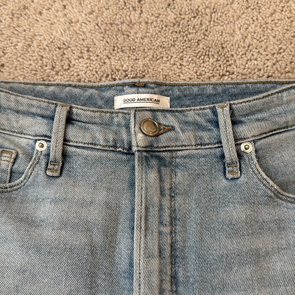 Good American Denim Shorts | Size 8 / 29 | Blue - Picture 3 of 9